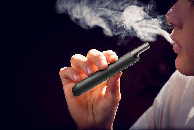 电子烟和香烟哪个危害更大_电子烟与传统香烟危害比较_电子烟健康风险分析