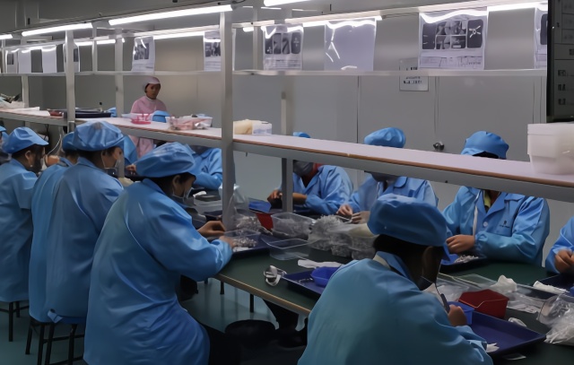 yooz电子烟_深圳电子烟行业现状_电子烟行业裁员情况