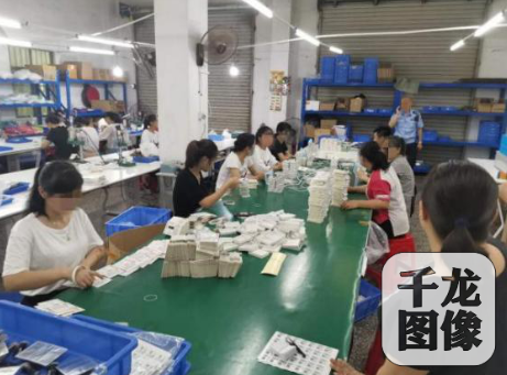 电子烟烟油通用吗_电子烟假冒工厂查获_ 通用烟弹安全隐患