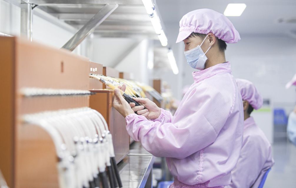 深圳沙井赛格电子市场电子烟_电子烟安全性分析_深圳电子烟工厂参观