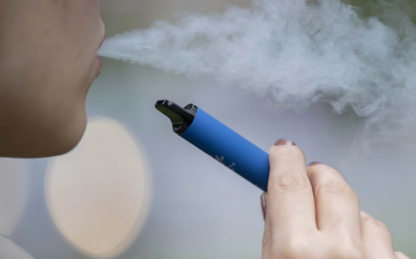 电子烟戒烟效果_帝国烟草电子烟_电子烟健康风险